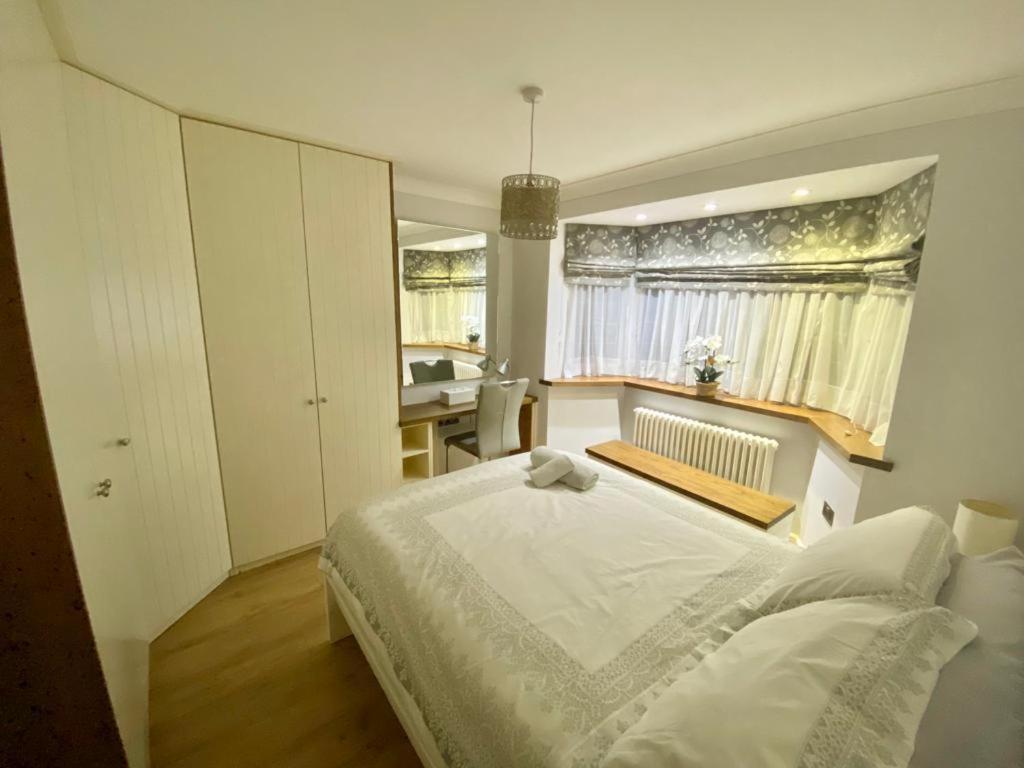 Heathrow Airport Staines-upon-Thames