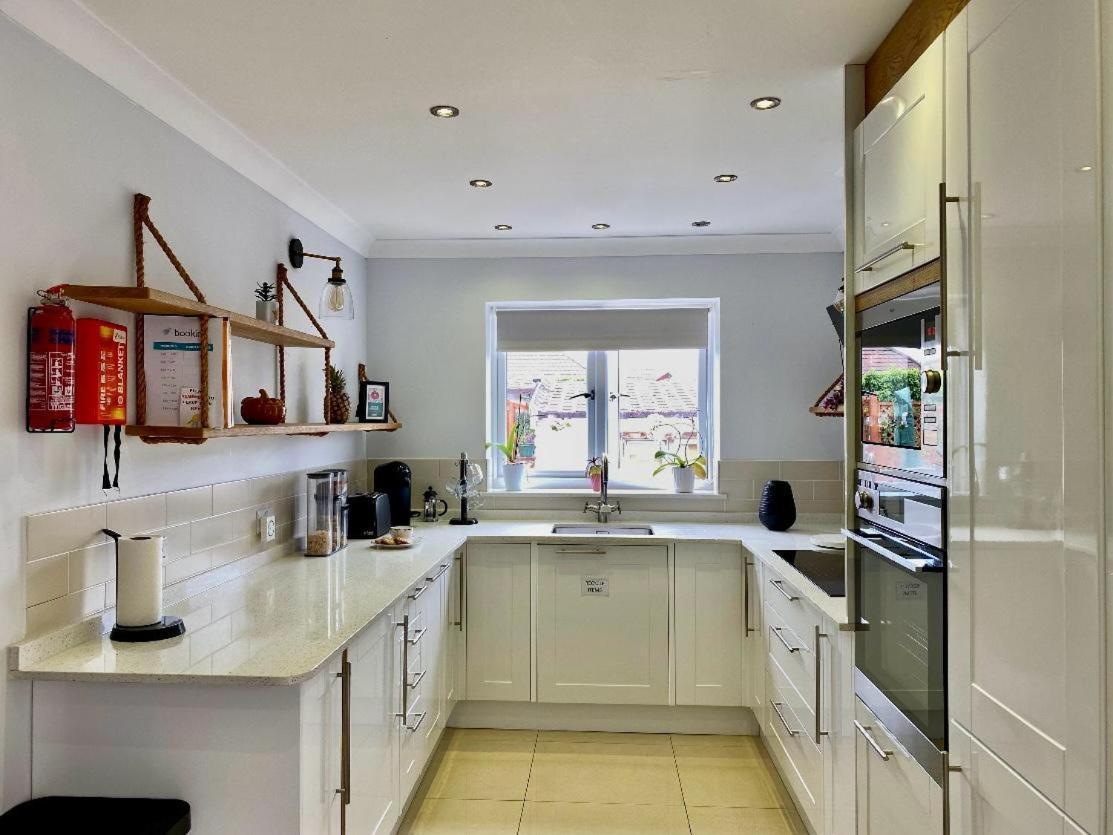 Homestay Heathrow Airport Staines-upon-Thames