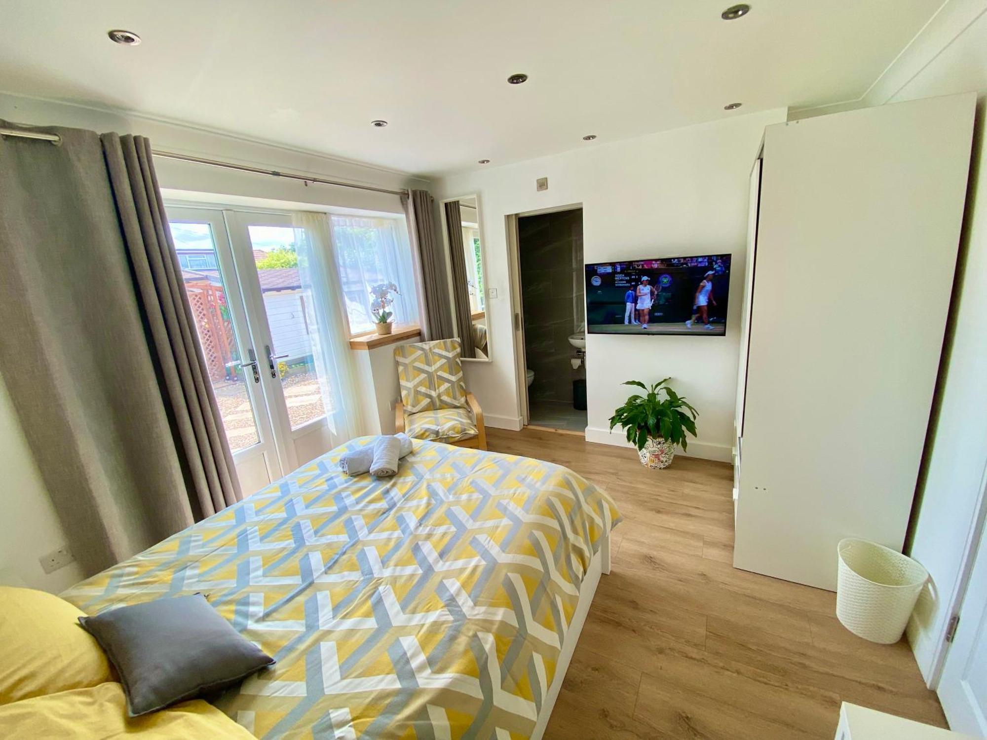 Heathrow Airport Homestay